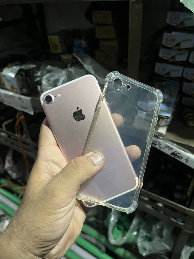 Apple iPhone 7 1