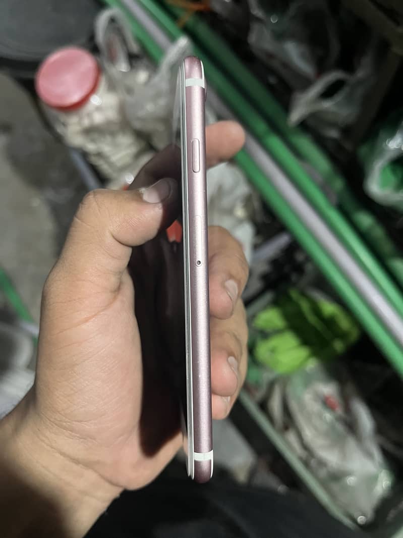 Apple iPhone 7 9