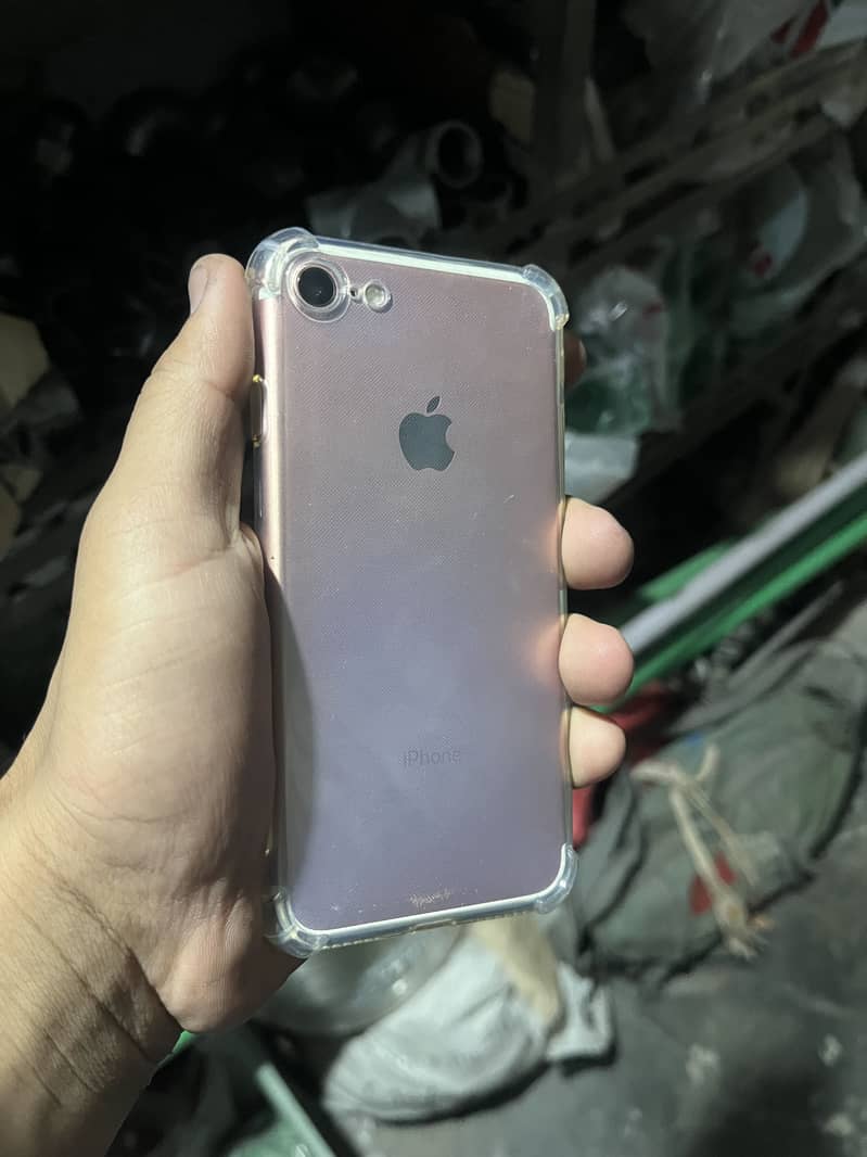 Apple iPhone 7 11