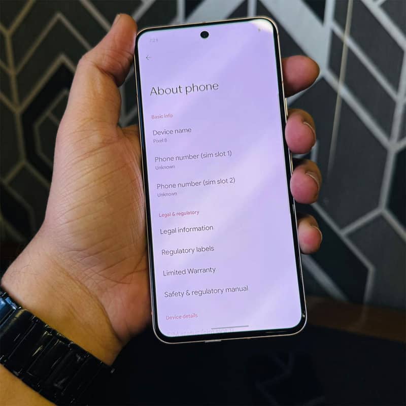 Google Pixel 8 4