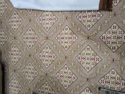 Luxury Carpet / Stylish Room Carpet - Excellent Condition
