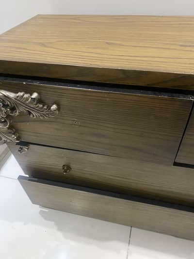 dressing table without mirror