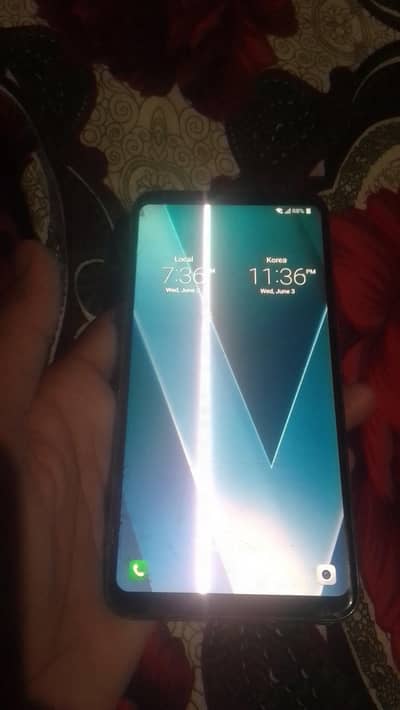 LG V30 4/64 gb ik line screen glass crash mic off  exchange posible