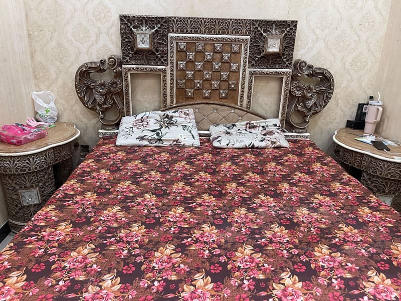 Bed plus side table 0