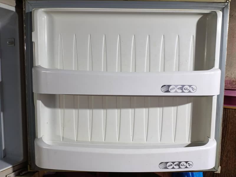 Orient Fridge 3