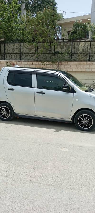 Suzuki WagnoR Japnese auto 2015 model 2017 reg
