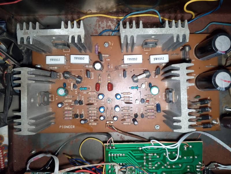 Amplifier Speaker Buffer Box and Echo Gift 5