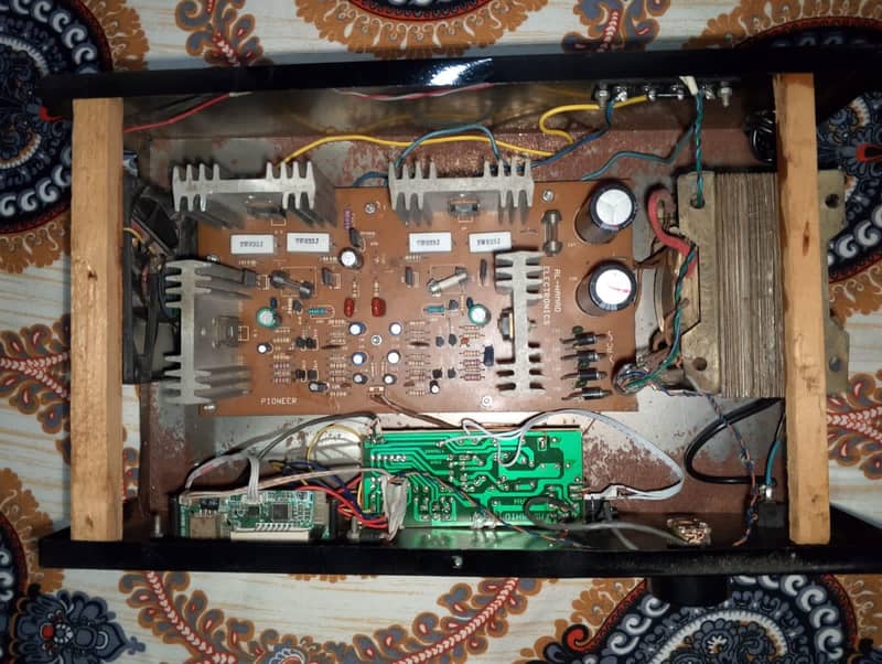 Amplifier Speaker Buffer Box and Echo Gift 6