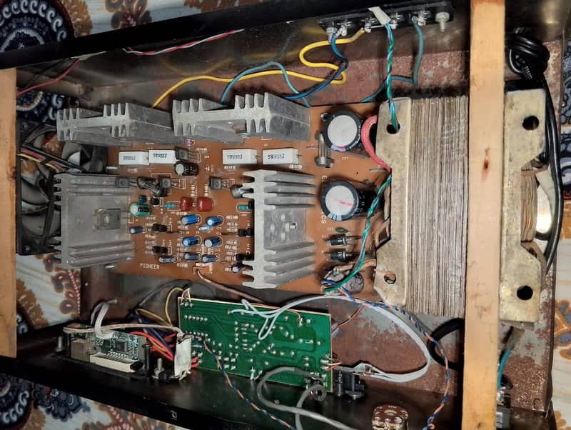 Amplifier Speaker Buffer Box and Echo Gift 7