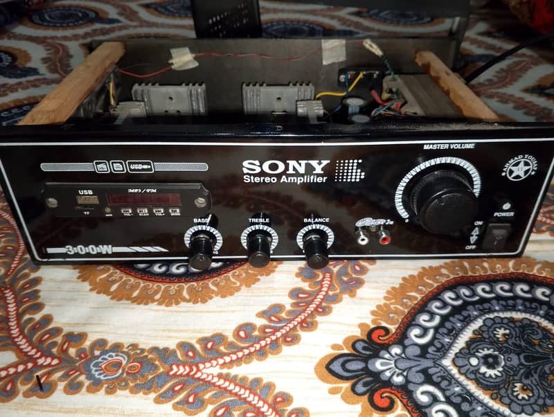 Amplifier Speaker Buffer Box and Echo Gift 9