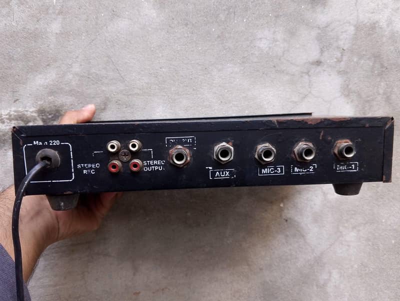 Amplifier Speaker Buffer Box and Echo Gift 11