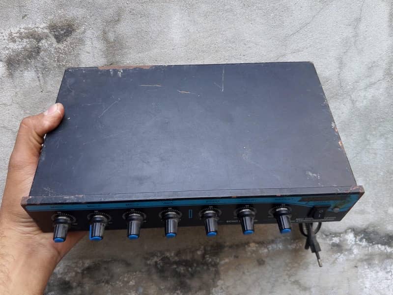 Amplifier Speaker Buffer Box and Echo Gift 12