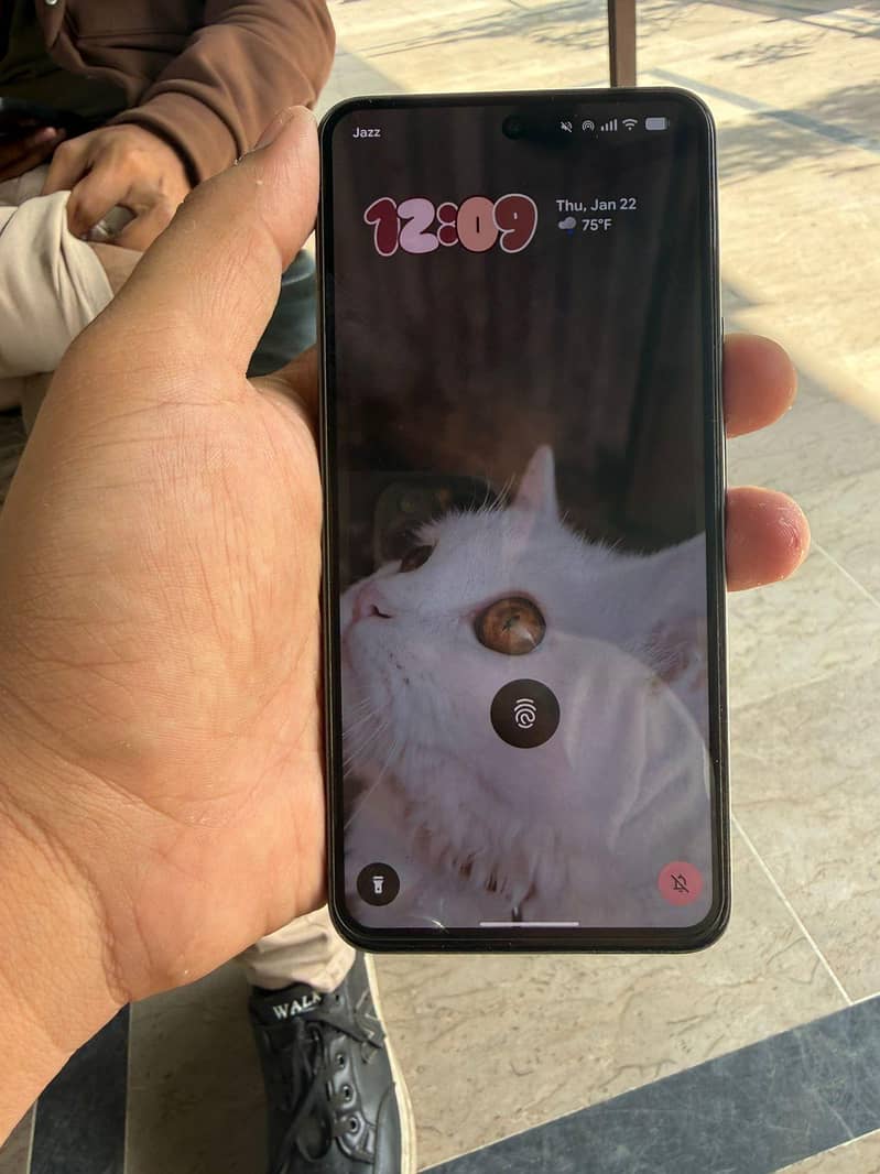 Google Pixel 8 4