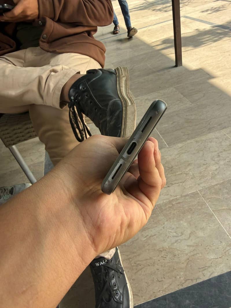 Google Pixel 8 6