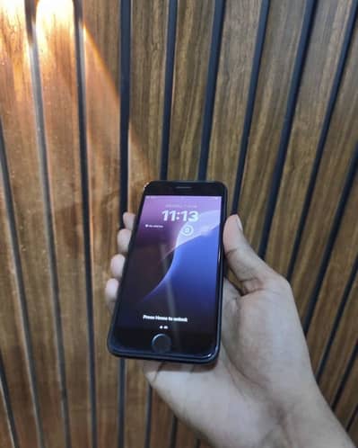 Apple iPhone SE