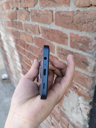 Samsung Mobile A06 128 gb hau box sath hai jnwn phone