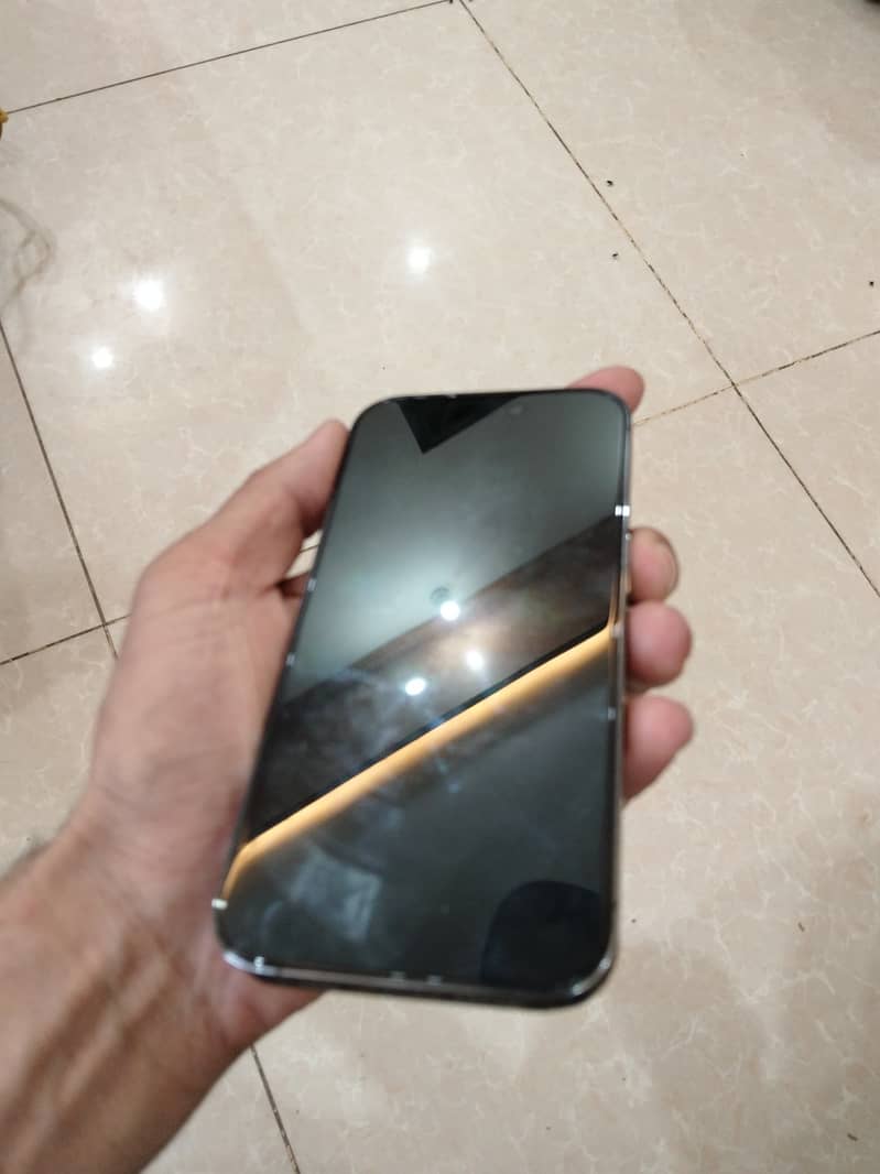 iPhone 14 pro 0
