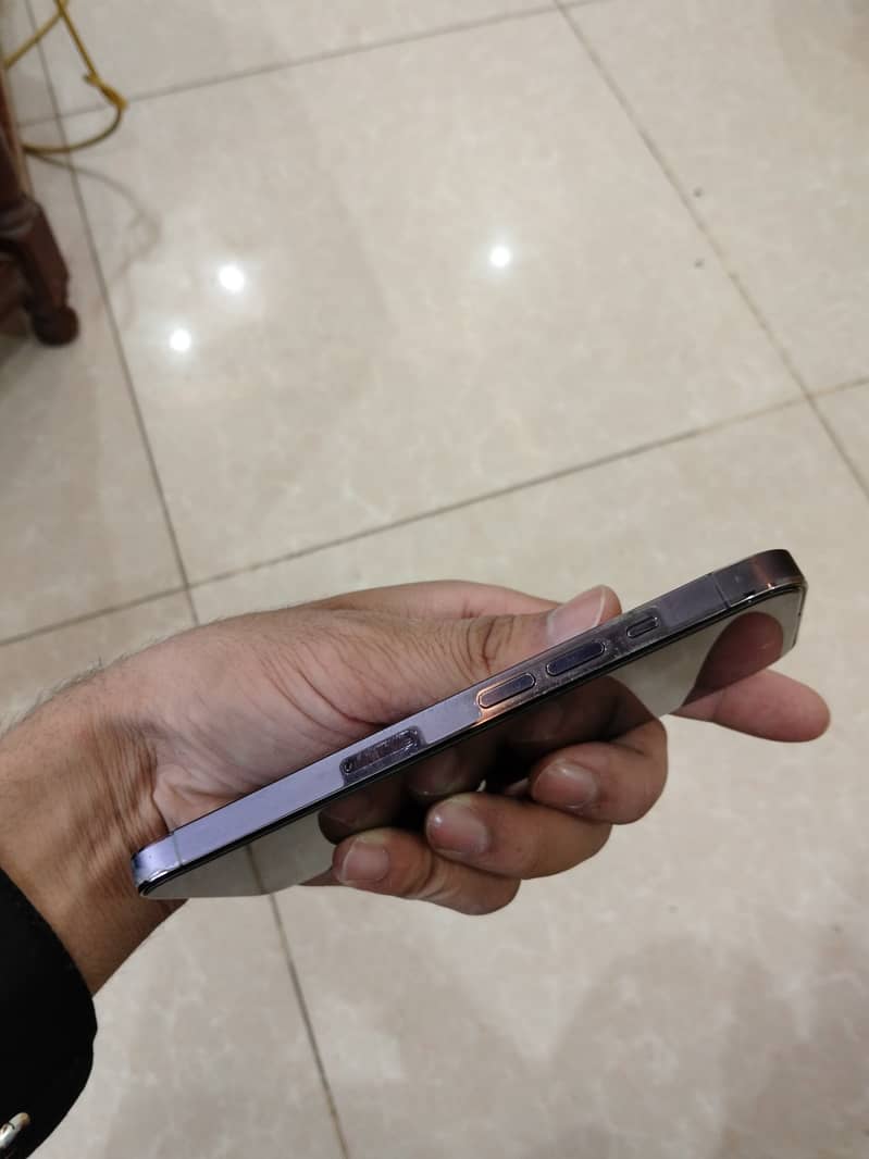 iPhone 14 pro 2