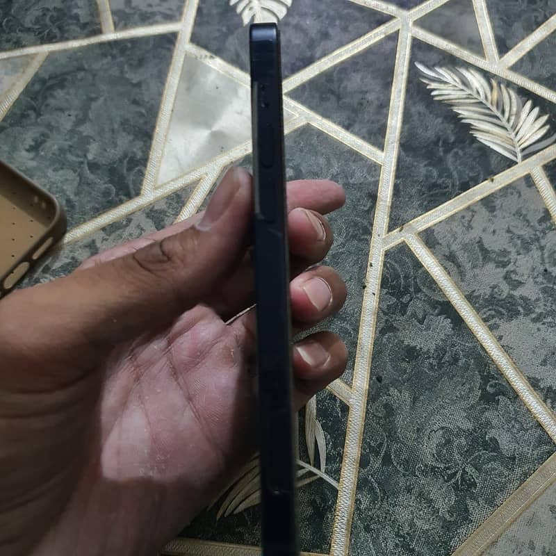Apple iPhone 12 2