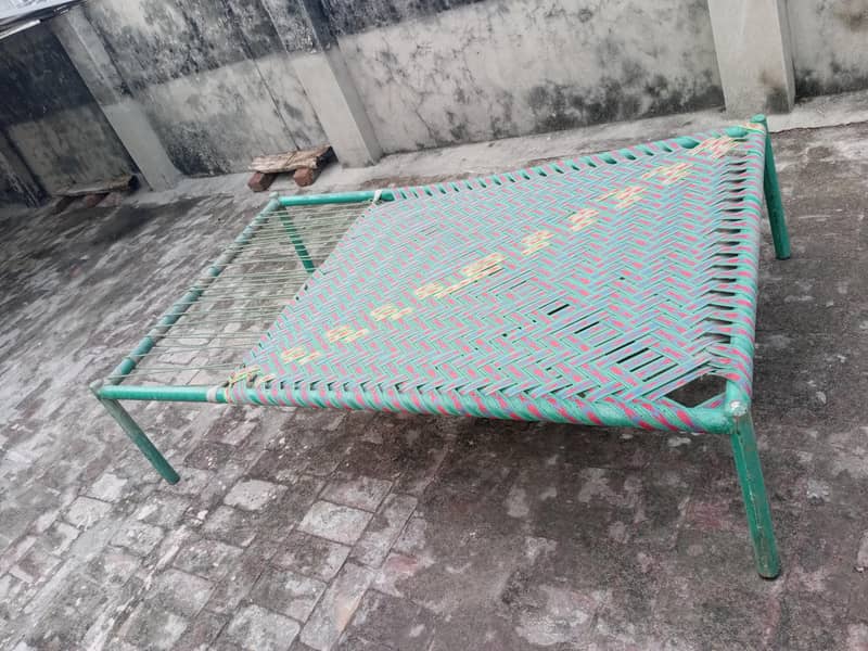 solid iron charpai 0