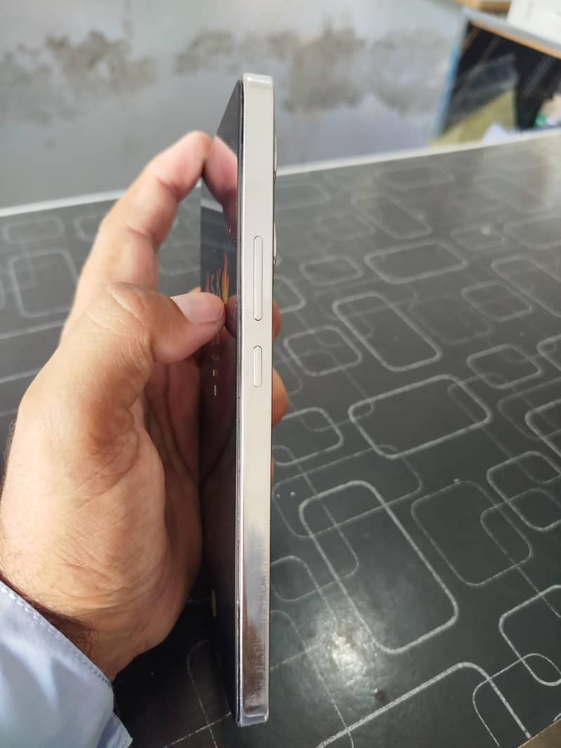 Infinix Note 40 4