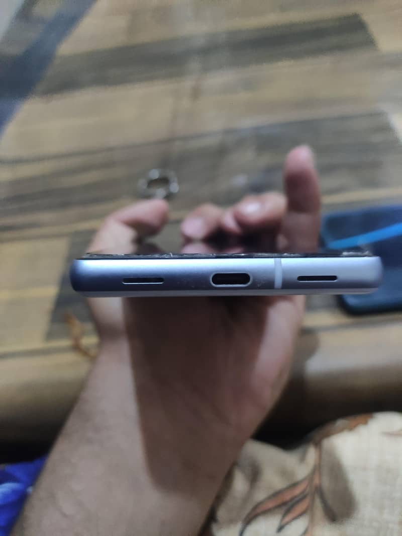 Google Pixel 7a 5