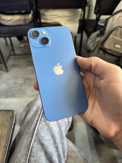Apple iPhone 13