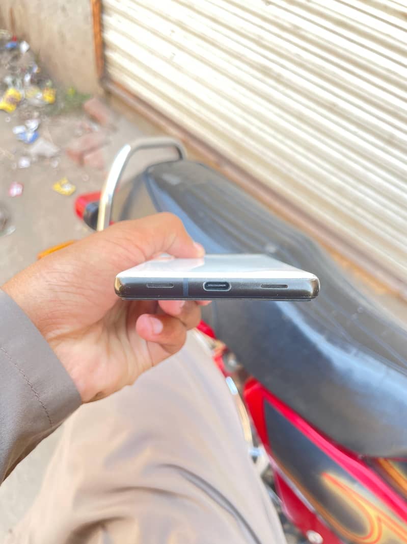 Mobile 3