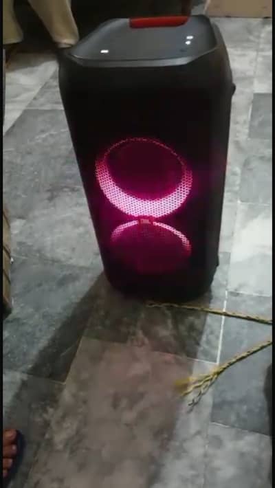 JBL party box