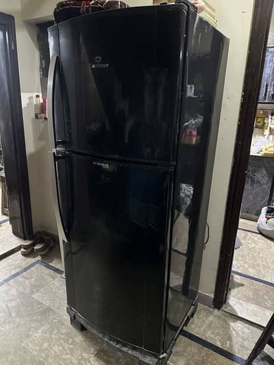 Dawlance medium size fridge all ok guranteed