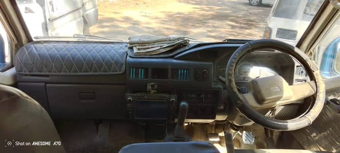 Mitsubishi L300 van for sell