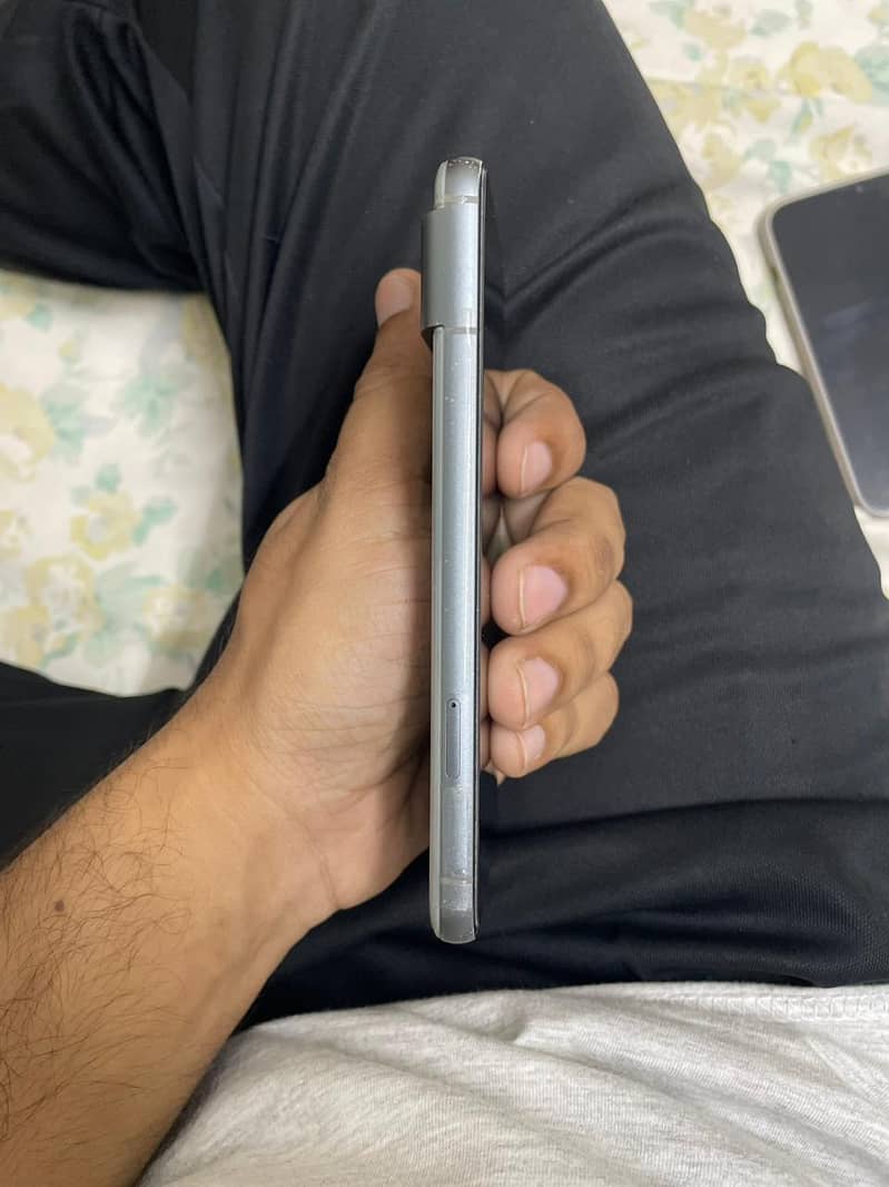 Google Pixel 8 3