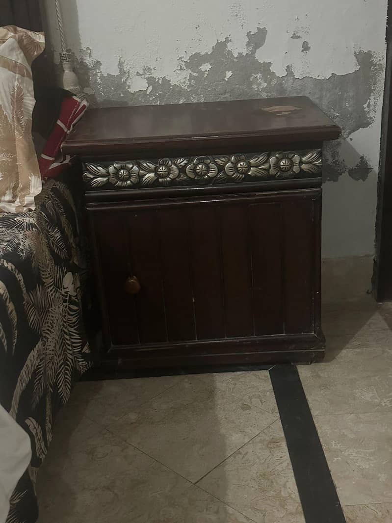 bed set side table and dressing and deewan 1