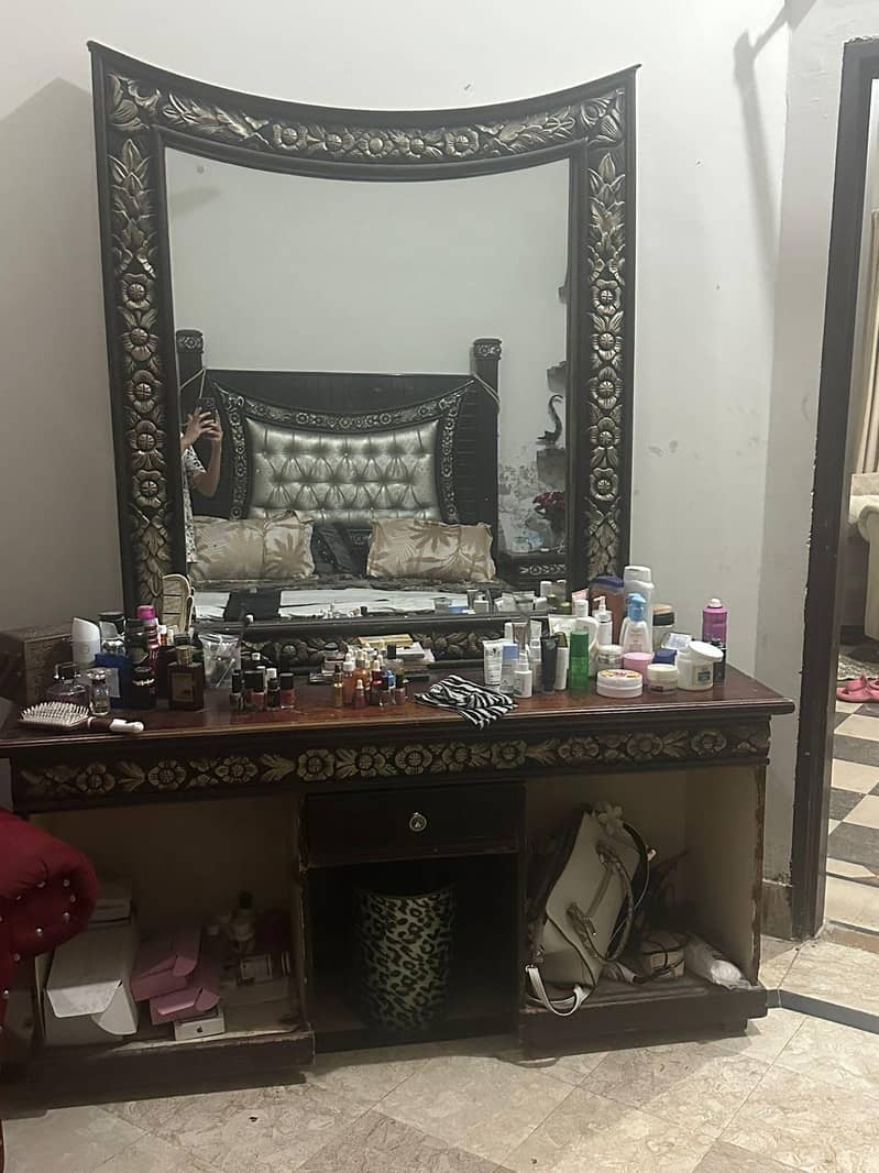 bed set side table and dressing and deewan 3