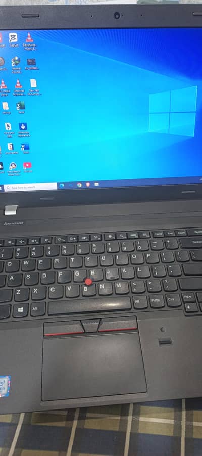 Thinkpad E560 i5 6 generation 8gb 256 ssd