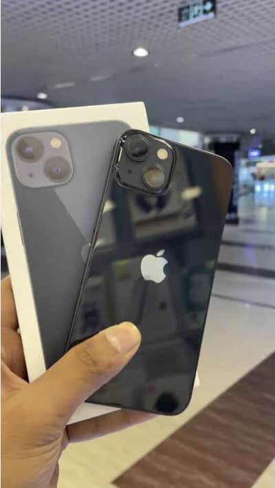 Apple iPhone 13