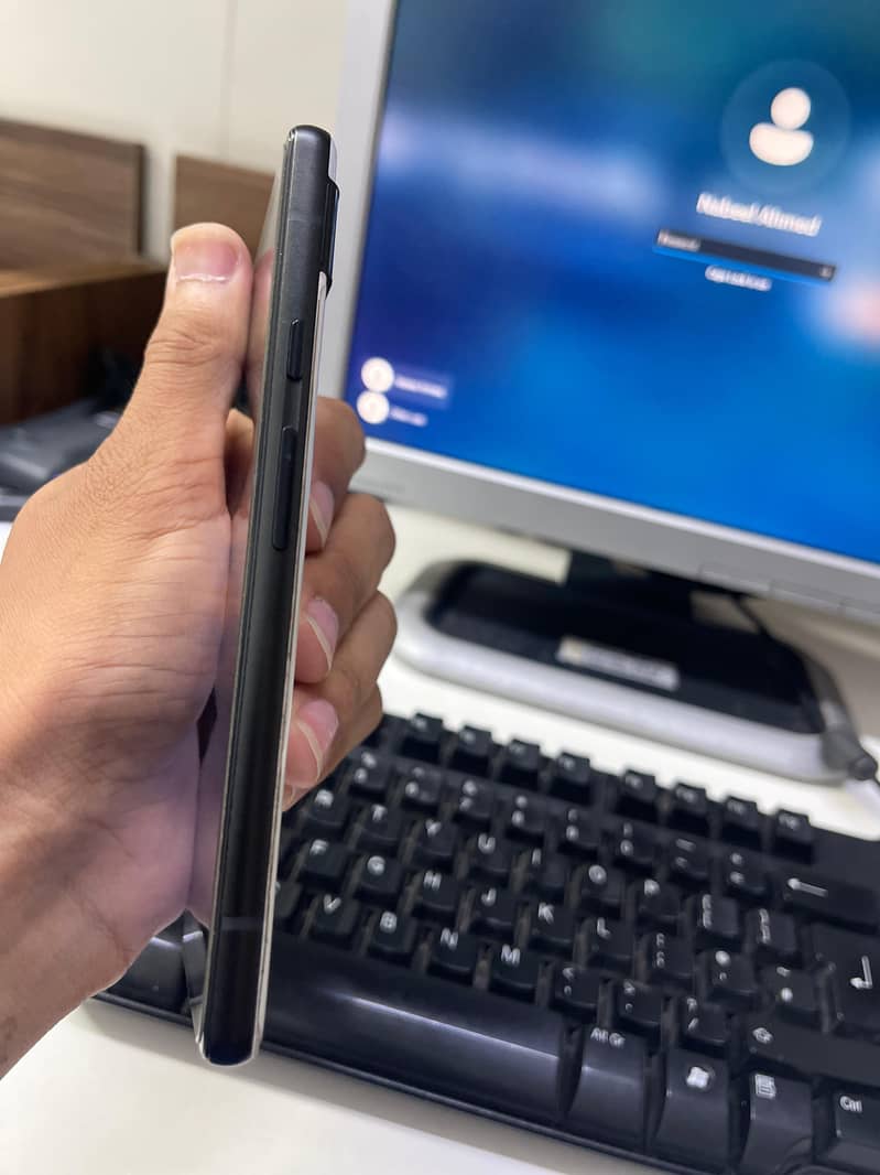 Google Pixel 6a 5