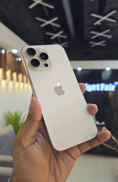 Apple iPhone 16 Pro Max