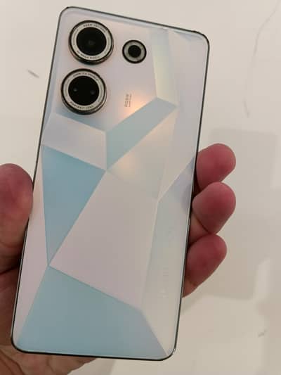 Tecno CAMON 20