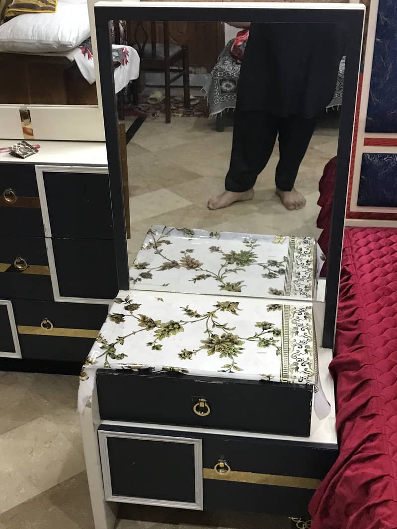 2 Side Tables 3