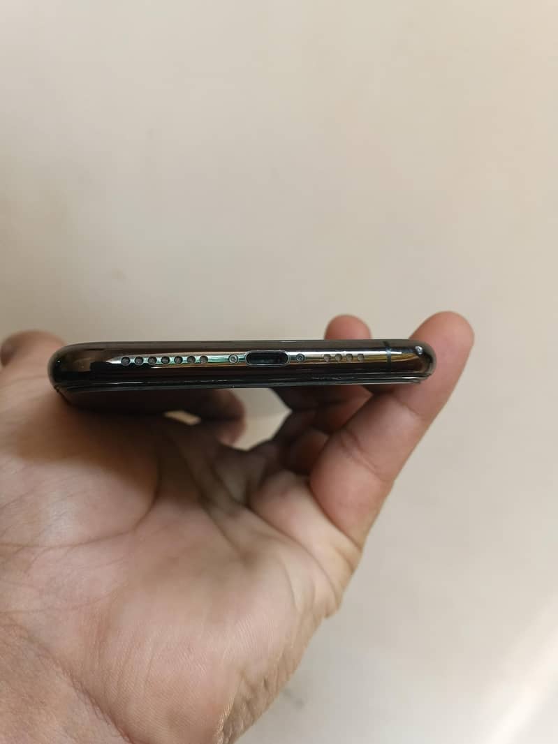 iphone 11 pro max 2
