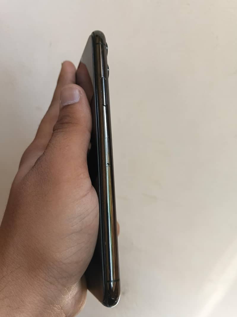 iphone 11 pro max 3