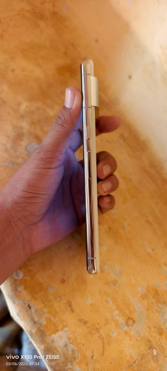 Google Pixel 8 Pro 2