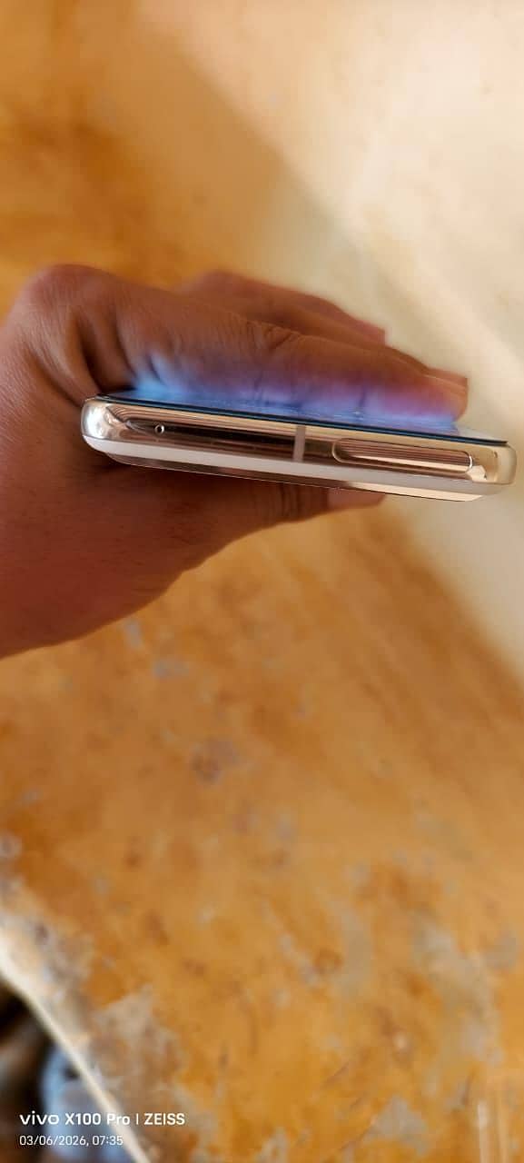 Google Pixel 8 Pro 6
