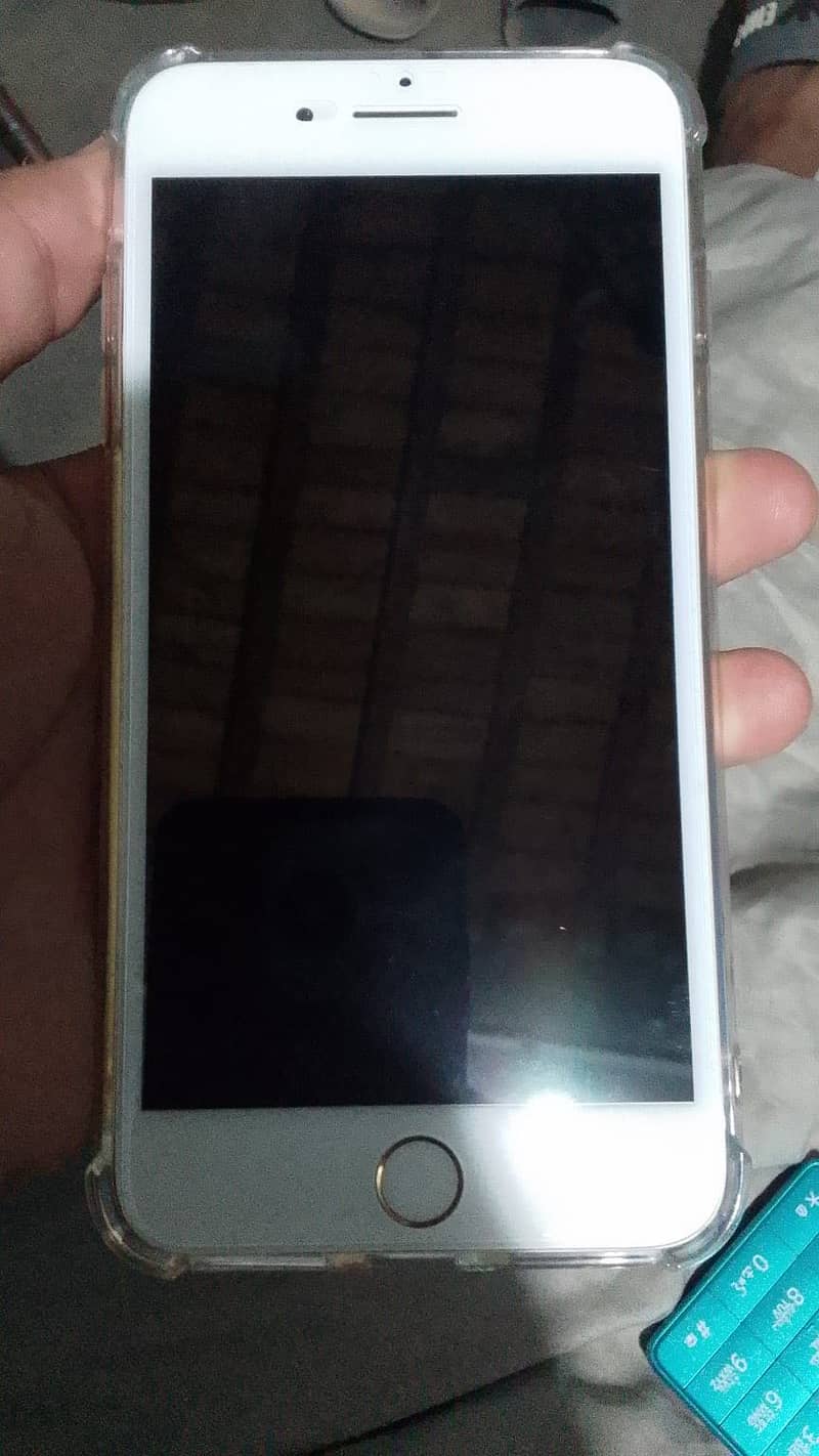 Apple iPhone 8 Plus 3