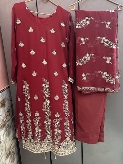 Chiffon suit with zarii work