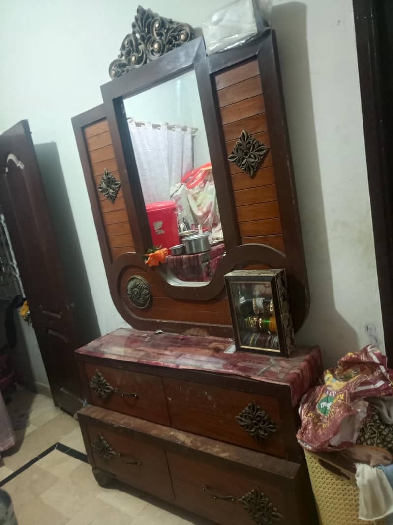 dressing table 1