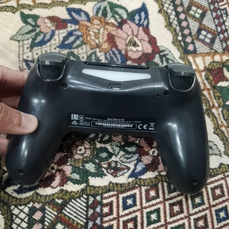 Black PS4 Controller 1