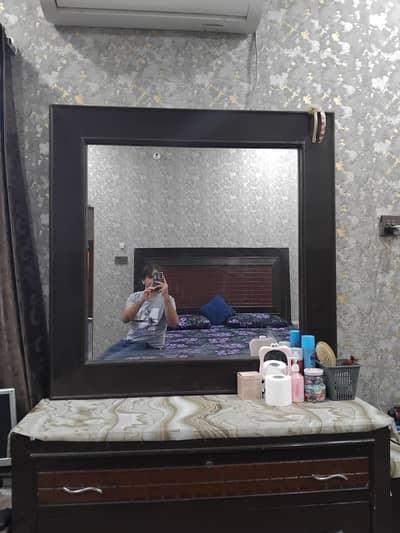 bed dressing and side tables for sale without mattress