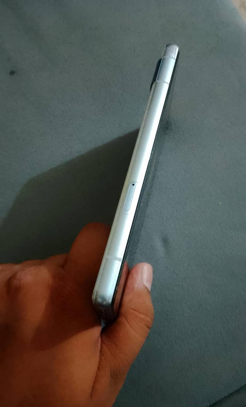 Google Pixel 7a 5